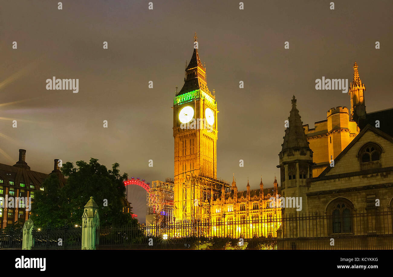 Der Big Ben Tower bei Nacht, London, UK. Stockfoto