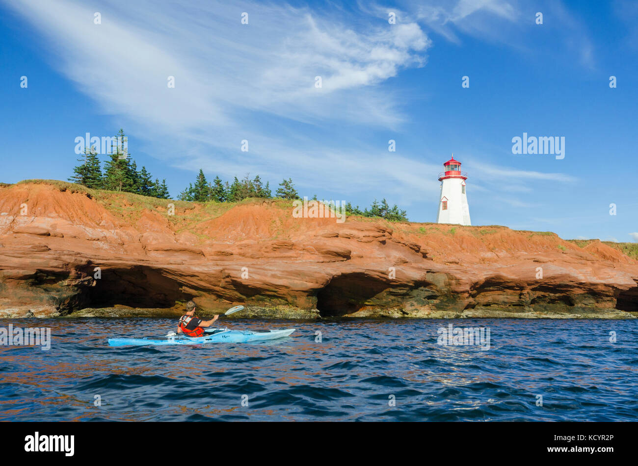 Seekuh Leuchtturm, Seekuh, Prince Edward Island, Kanada, Kayak, Paddeln, Küste, Felsen Stockfoto