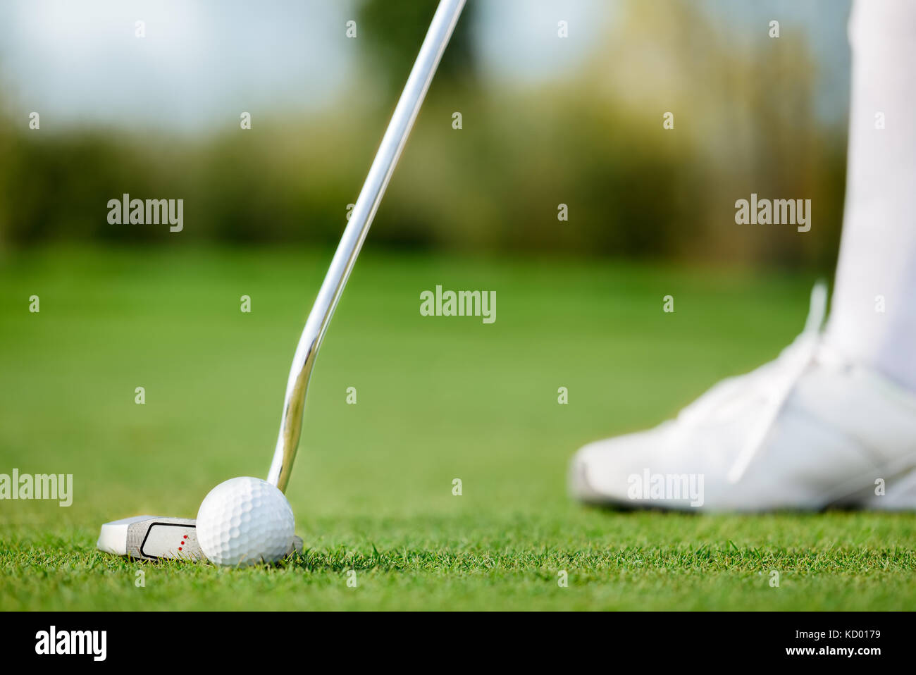 Golfspieler, die kurzen Schlag Stockfoto