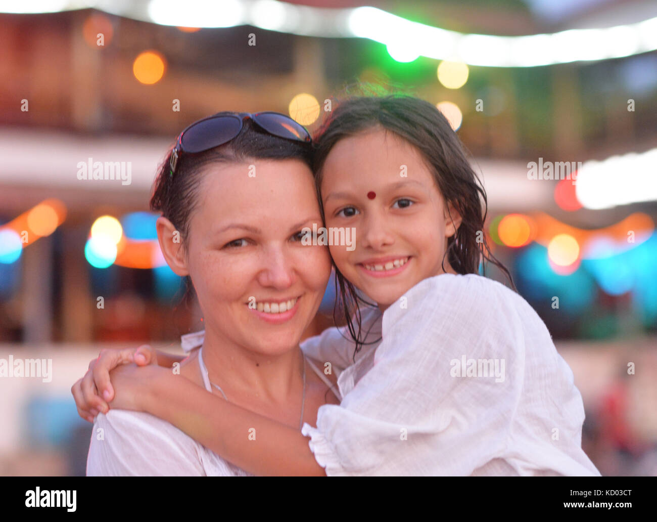 glückliche Mutter mit Tochter Stockfoto