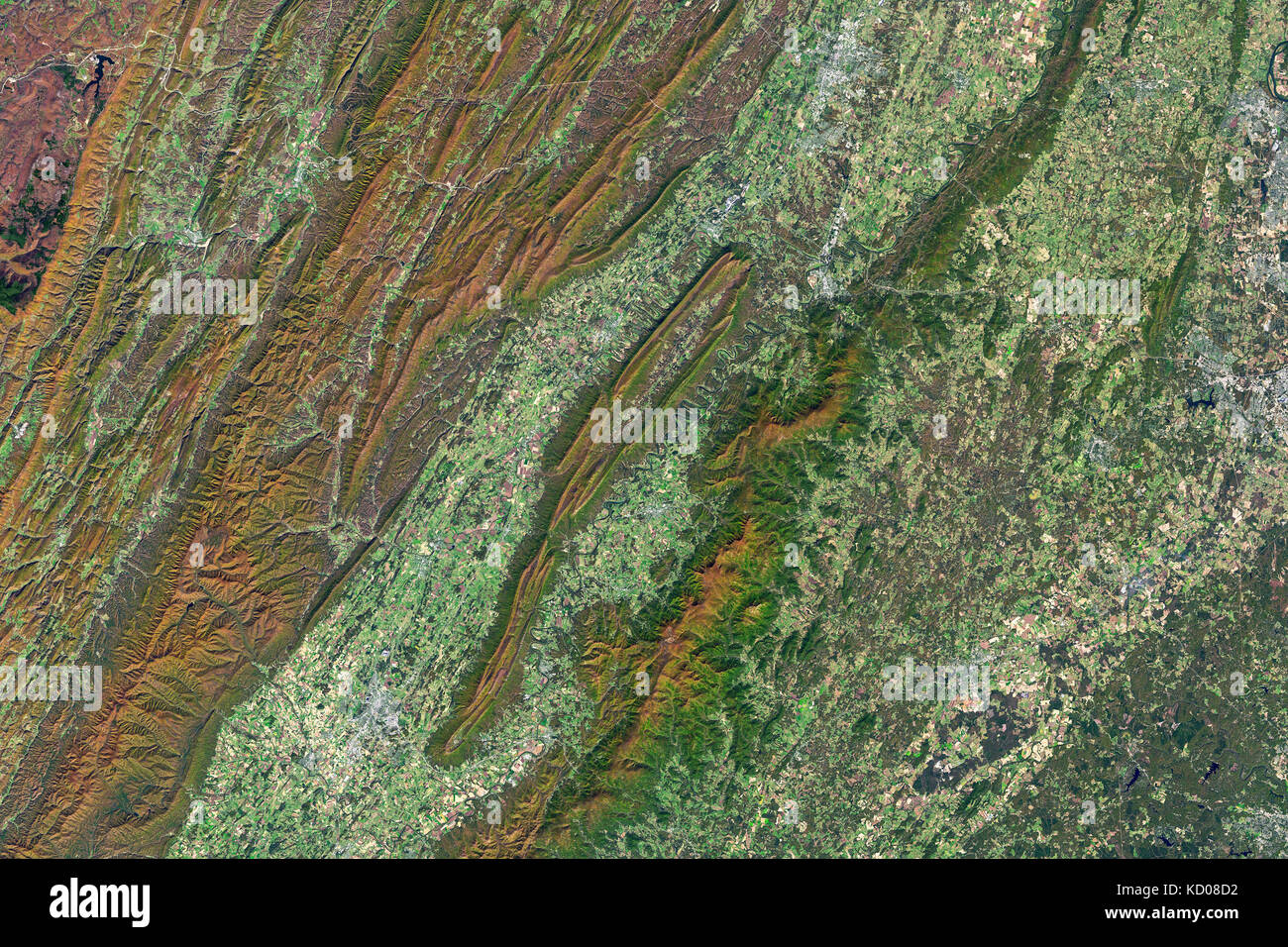Entlang der westlichen Grenze von Virginia, zwei etwa parallel ridges - eines davon ist das Rückgrat der Shenandoah National Park und der andere Teil von Georg Stockfoto
