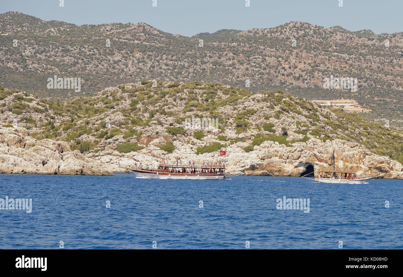 Demre; Türkei - September 08; 2017: Schwimmen vergnügen Boote mit Touristen an Bord Stockfoto