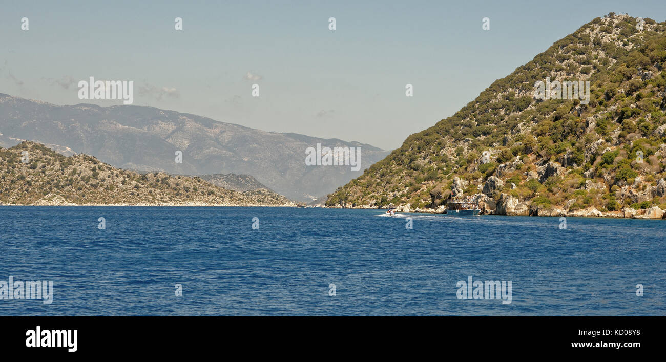 Demre; Türkei - September 08; 2017: Schwimmen vergnügen Boote mit Touristen an Bord Stockfoto
