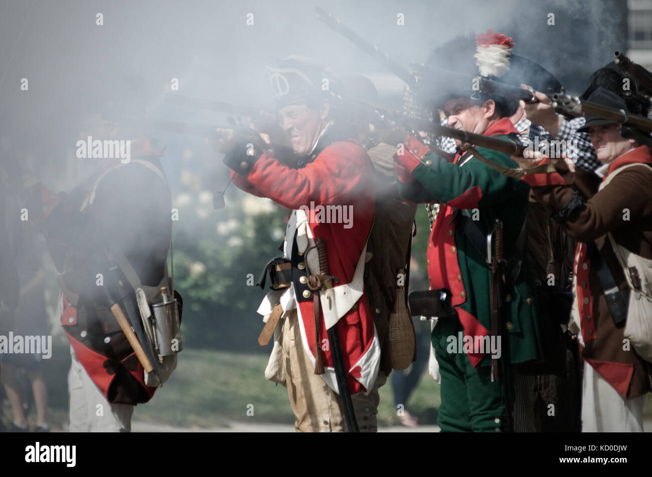 Revolutionären Krieg Re-enactors an jährlichen Schlacht von Germantown reenactment Nehmen auf dem Gelände der Cliveden, im Nordwesten Philadelphia, PA Stockfoto