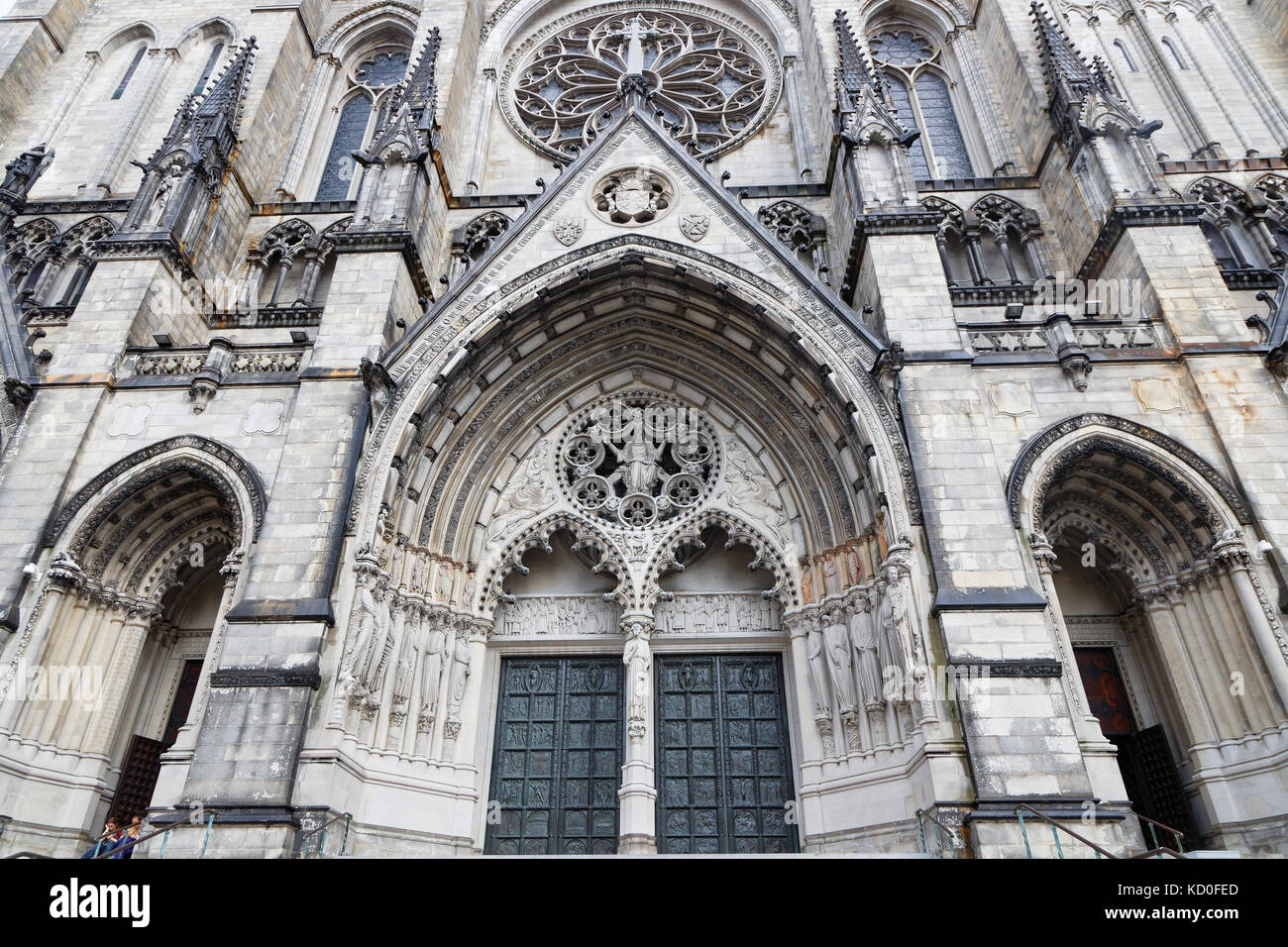 NEW YORK CITY, USA, 13. September 2017 : Kathedrale von St. John the Divine. Die Kathedrale der Bischofsdiözese New York hat einen radikalen Streich durchgemacht Stockfoto