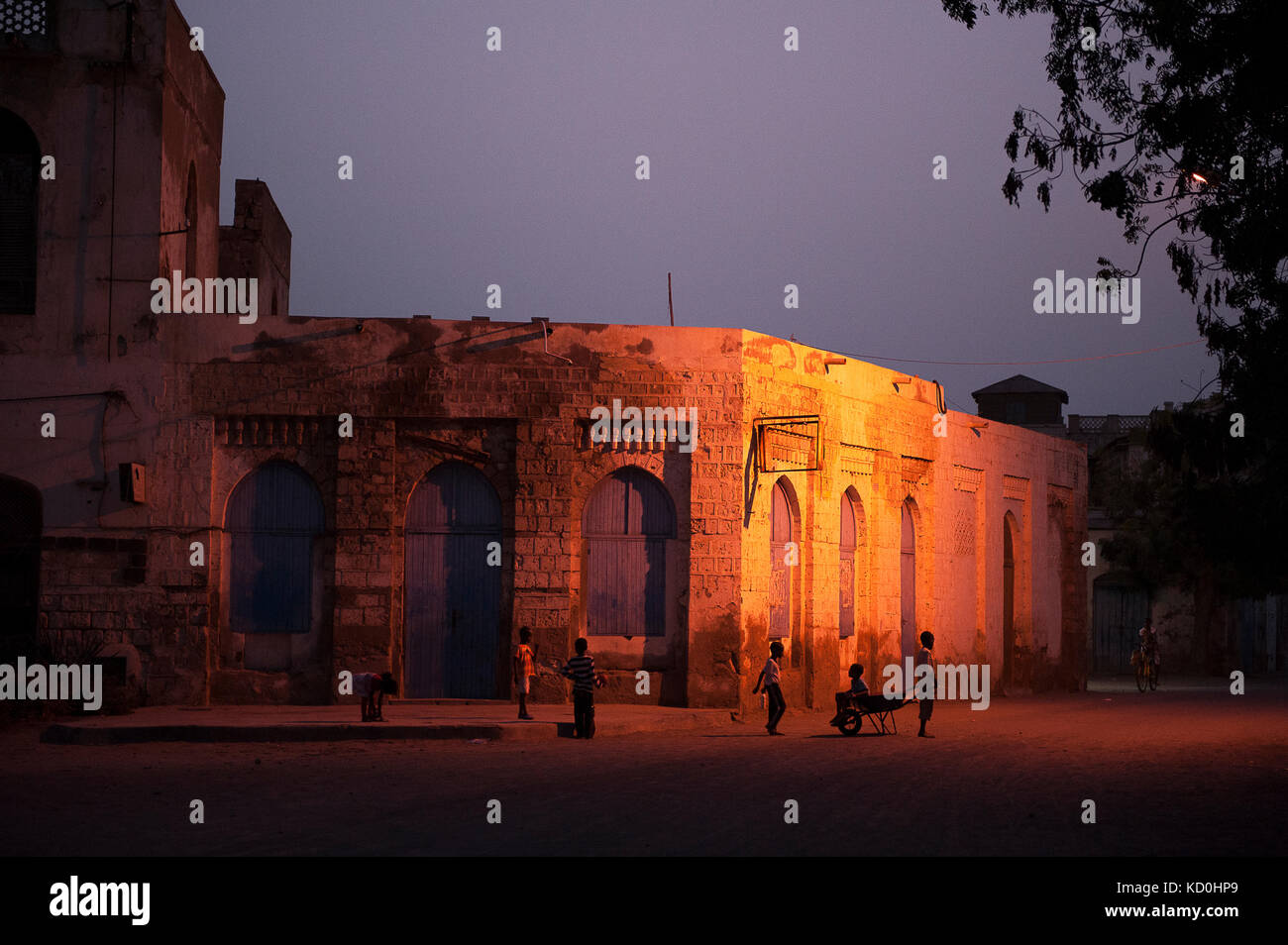 Szenen de Rues de Nuit à Massawa. Mars 2013. Straßen Nachtleben in Massawa, März 2013. Stockfoto