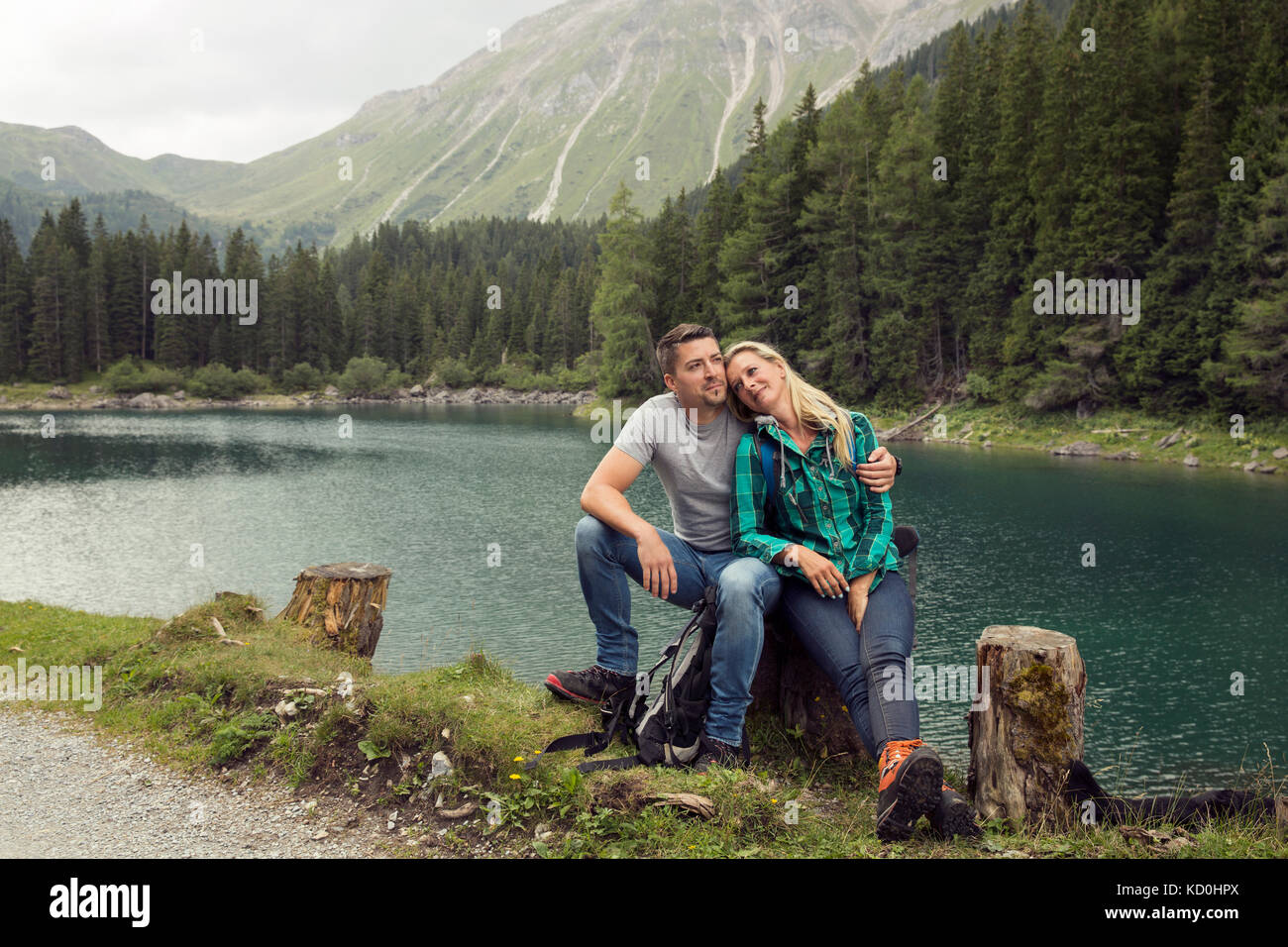 Paar wandern, am See, Tirol, Steiermark, Österreich, Europa Stockfoto