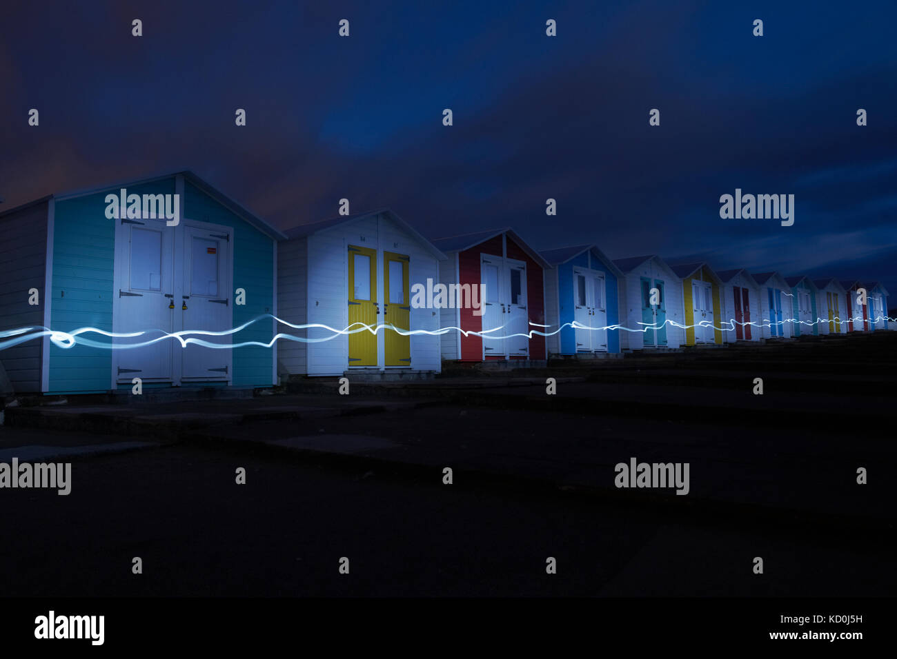 Lange Belichtung Bild von Strand Hütten in der Nacht, Bude, Cornwall, Großbritannien, Europa Stockfoto