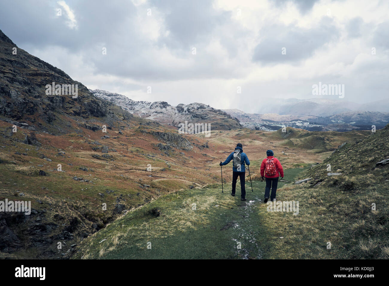 Wanderer auf dem Berg, Coniston, Cumbria, Vereinigtes Königreich Stockfoto