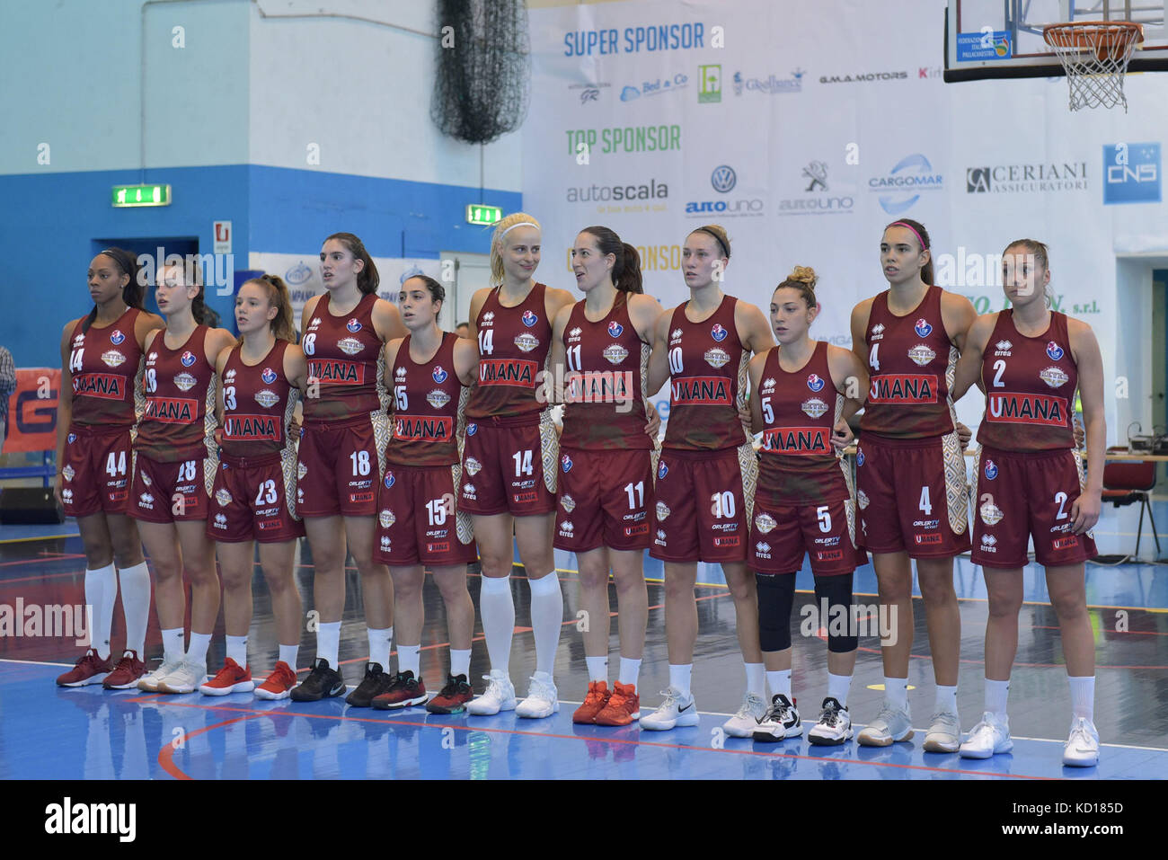 Cercola, Italien. 08 Okt, 2017.reyer venezia Mannschaft während der Meisterschaft italienische Serie ist eine Women's Basketball Saison saces Mapei givova Napoli versus reyer Venezia. Spiel endet 48 - 51 für reyer venezia Team. Credit: Paola visone/Pacific Press/alamy leben Nachrichten Stockfoto