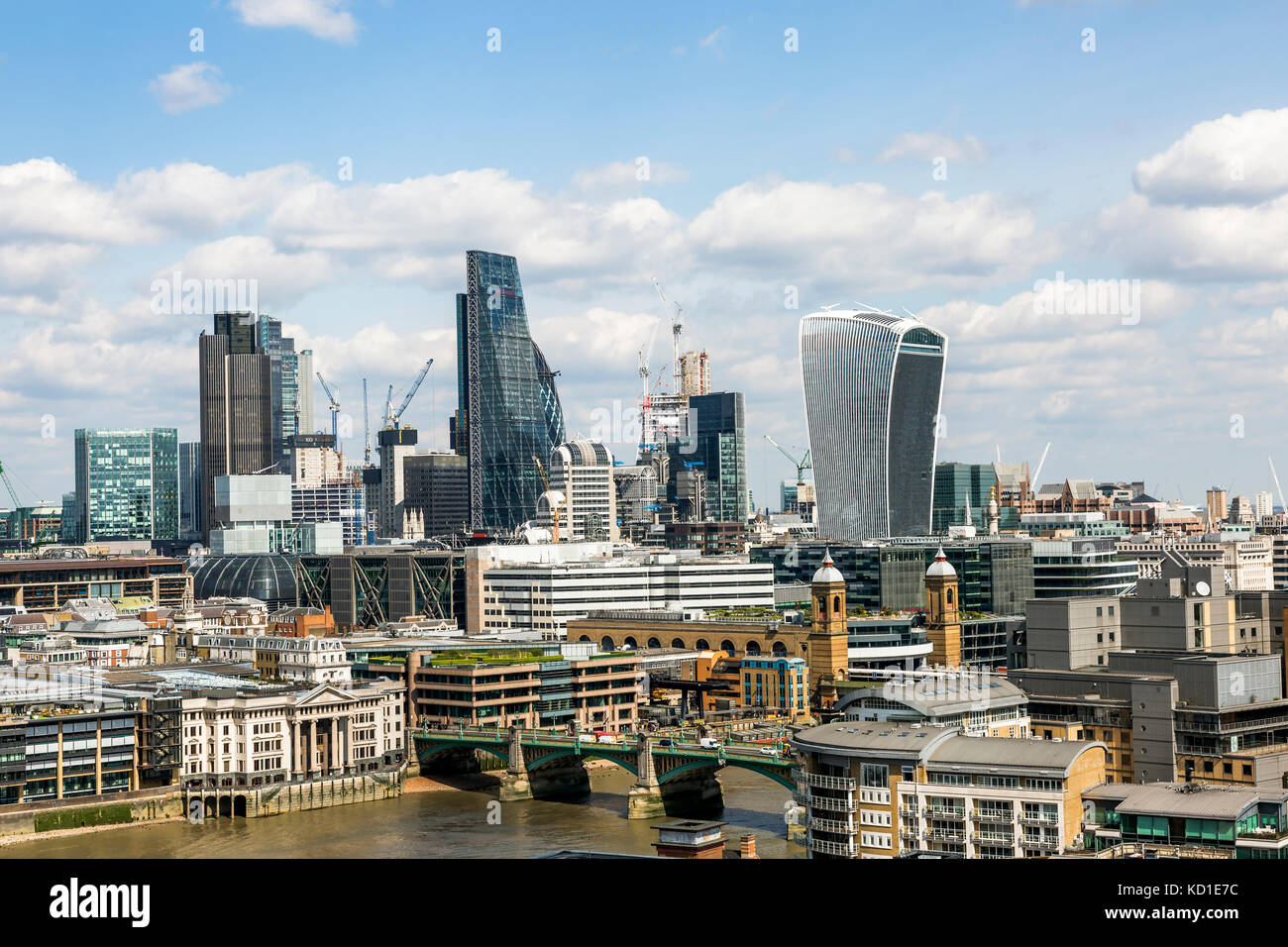 Die Skyline von London von der Tate Modern Terrasse Stockfoto
