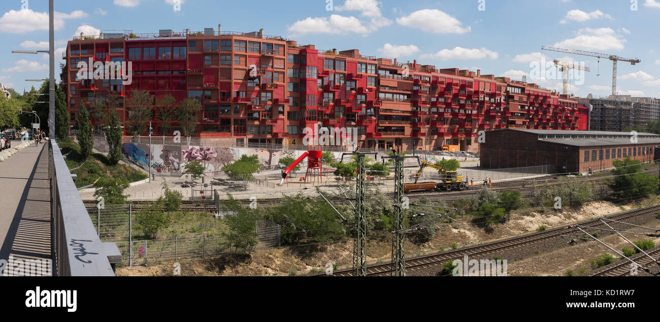 BERLIN, 19. JUNI: 'Lokdepot' rote Gebäude, moderne Architektur auf einem ehemaligen Bahngrundstück, von den Berliner Architekten Nils Buschmann und Tom Friedrich Stockfoto