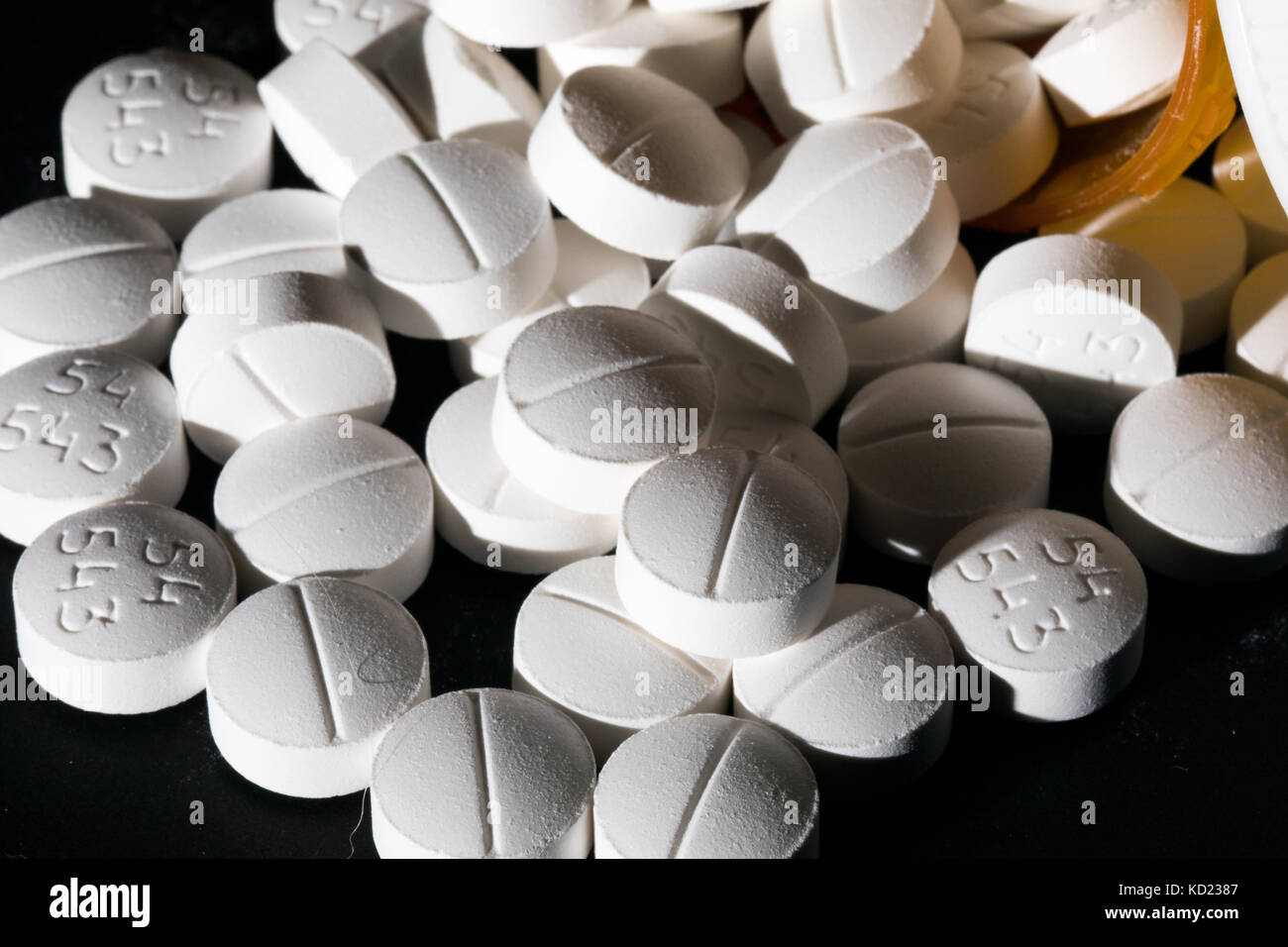 Die leistungsstarke Verordnung opioid Oxycodon ist entscheidend für die strengen Schmerz Management, aber sorgfältig aus Angst vor Missbrauch und Abhängigkeit vorgeschrieben. Stockfoto