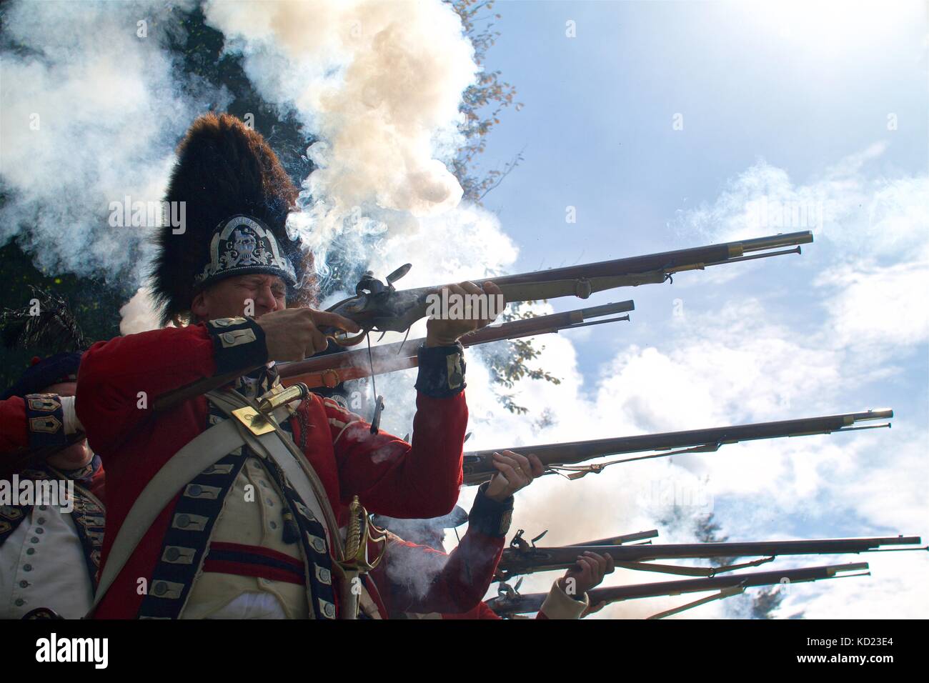 Philadelphia, PA, USA - Oktober 7, 2017: Revolutionäre Krieg Re-enactors Teil in der 240. Jahrestag Nachstellung der Schlacht von Germantown. Stockfoto