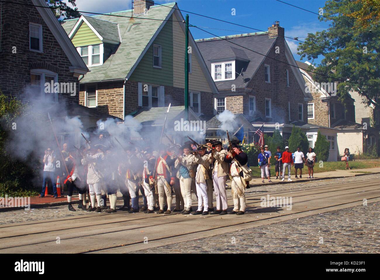 Philadelphia, PA, USA - Oktober 7, 2017: Revolutionäre Krieg Re-enactors Teil in eine Nachstellung der Schlacht von Germantown in Philadelphia. Stockfoto