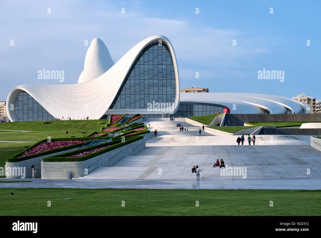 Baku, Aserbaidschan: Heydar Aliyev center Gebäudekomplex durch irakische konzipiert - britischen Architektin Zaha Hadid. Stockfoto