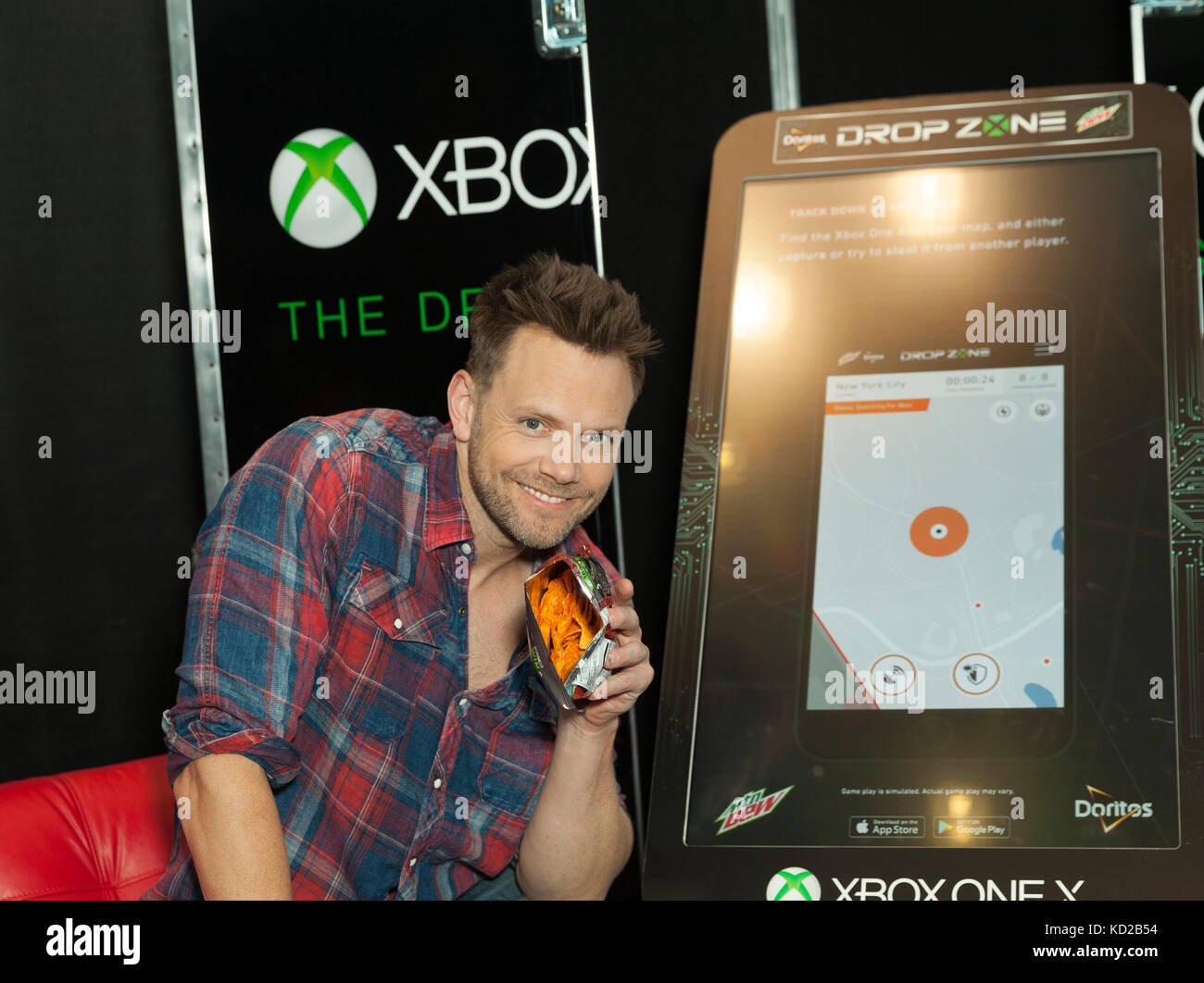 New York, NY - 5. Oktober 2017: Joel mchale besucht Comic Con 2017 Tag 1 an Javits Center Doritos Chips zu fördern, Mountain Dew & mocrosoft Xbox Stockfoto