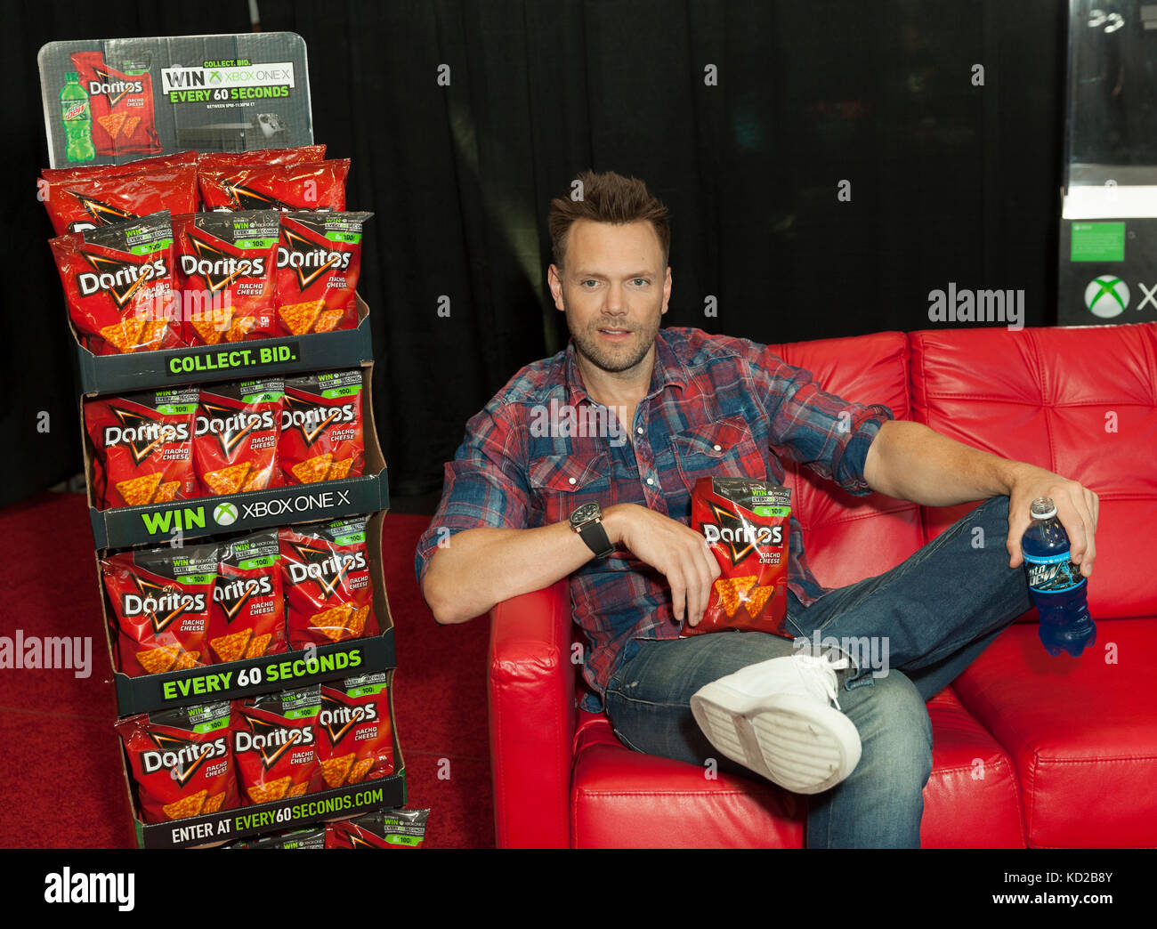 New York, NY - 5. Oktober 2017: Joel mchale besucht Comic Con 2017 Tag 1 an Javits Center Doritos Chips zu fördern, Mountain Dew & mocrosoft Xbox Stockfoto