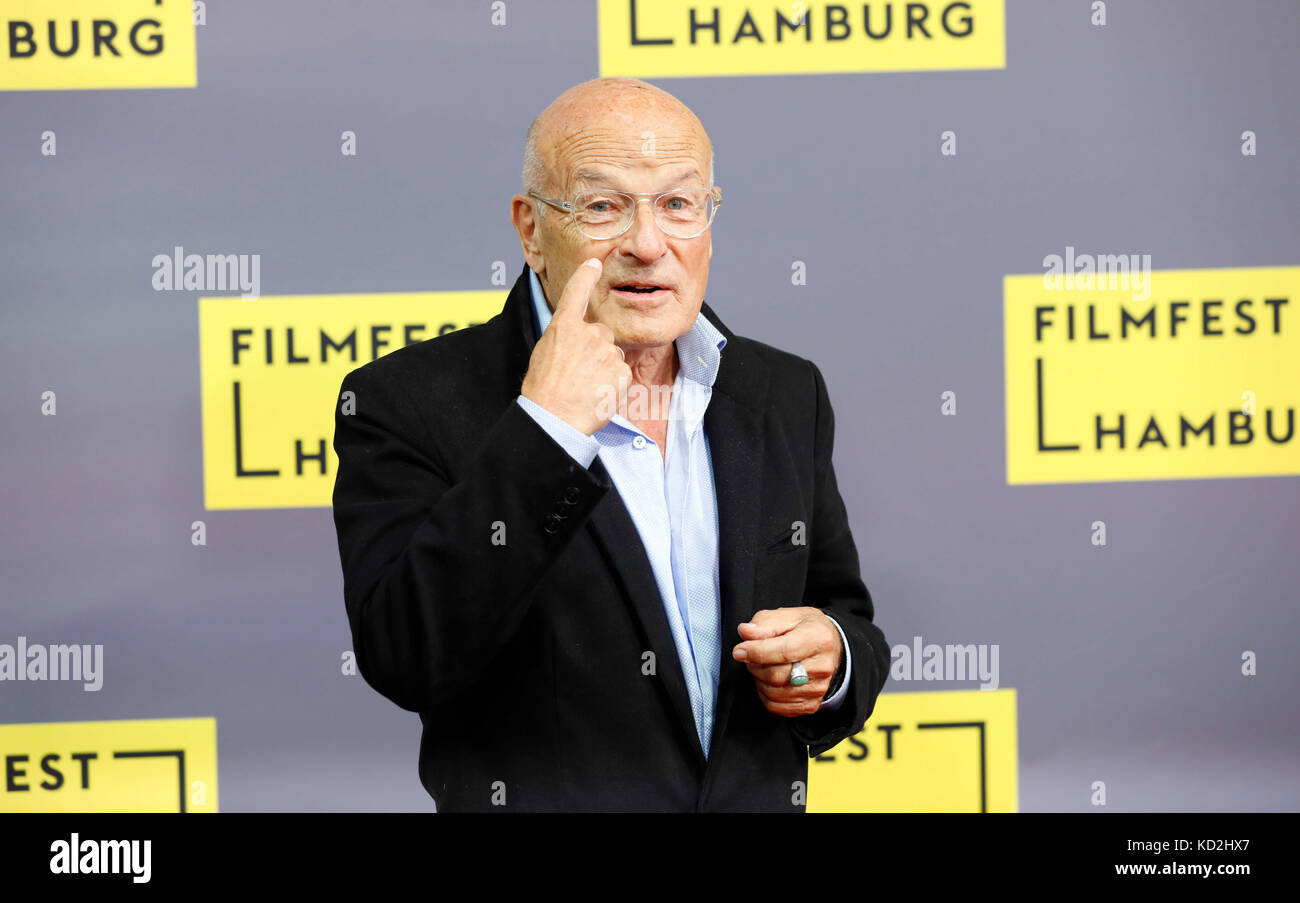 Hamburg, Deutschland. 9. Okt. 2017. Regisseur Volker schloendorff kommt für die Deutschlandpremiere von "der namenlose Tag" im Rahmen des Filmfests Hamburg film Festival in Hamburg, Deutschland, 9. Oktober 2017. Quelle: Georg Wendt/dpa/alamy leben Nachrichten Stockfoto