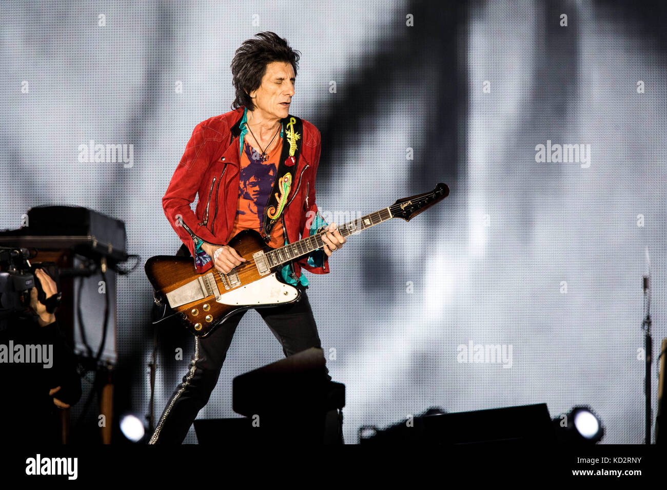 Düsseldorf, Deutschland. Oktober 2017. Ron Wood von den Rolling Stones  tritt live auf der Bühne während der 'No Filter' Europa Tour in der Esprit  Arena am 9. Oktober 2017 in Düsseldorf auf.