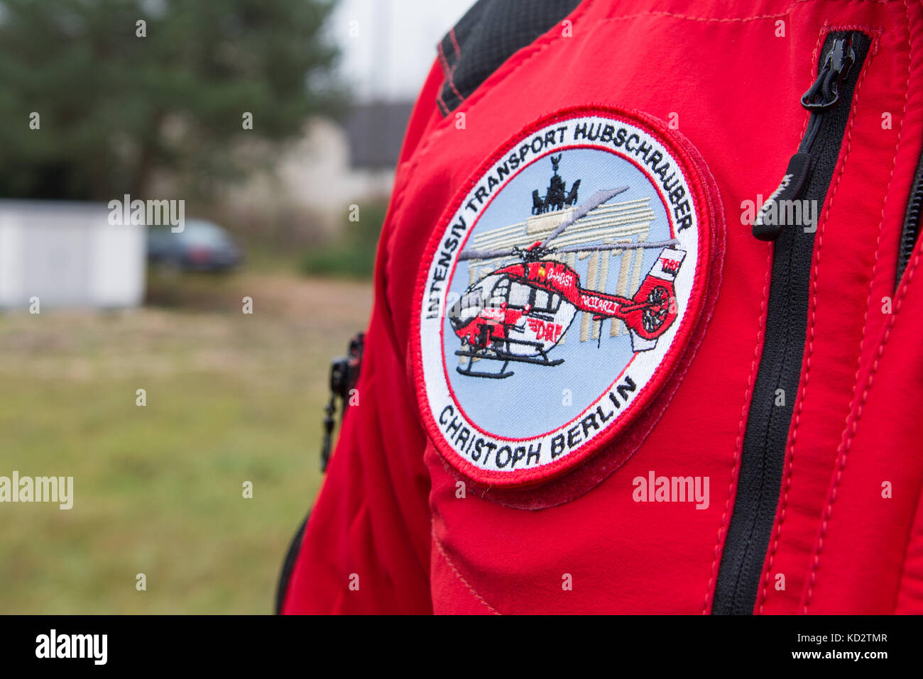 Berlin, Deutschland. Oktober 2017. Patch, Intensivtransporthubschrauber, Christoph Berlin, H-145, D-HDSG, während einer Mission, Transportbereitschaft im alten LP-Schulgelände, 10.10.2017, Foto: Uwe Koch/fotobasis.de Credit: Uwe Koch/Alamy Live News Stockfoto
