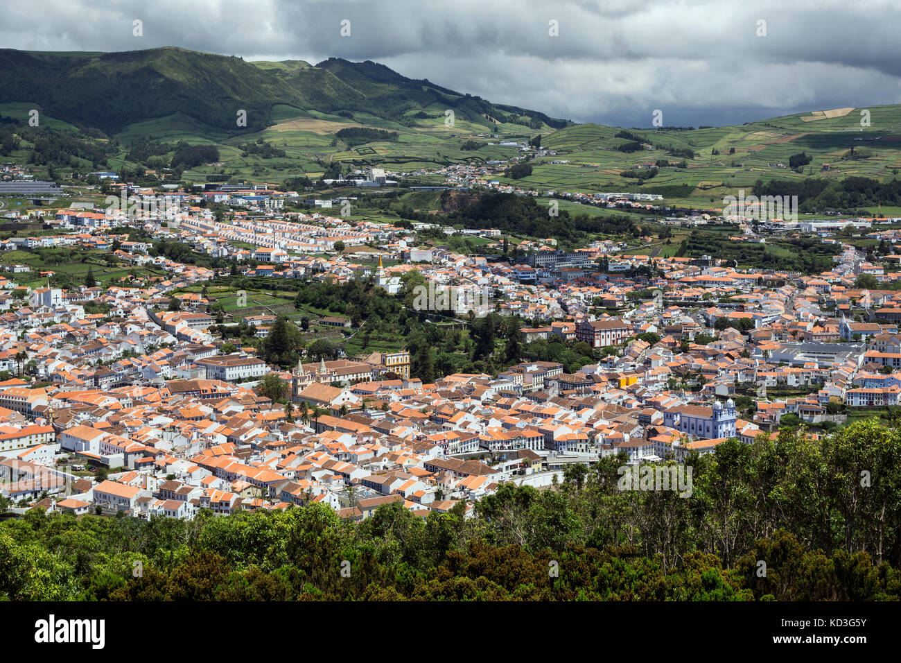 Blick vom Monte Brasil zu Angra do Heroismo, Insel Terceira, Azoren, Portugal Stockfoto