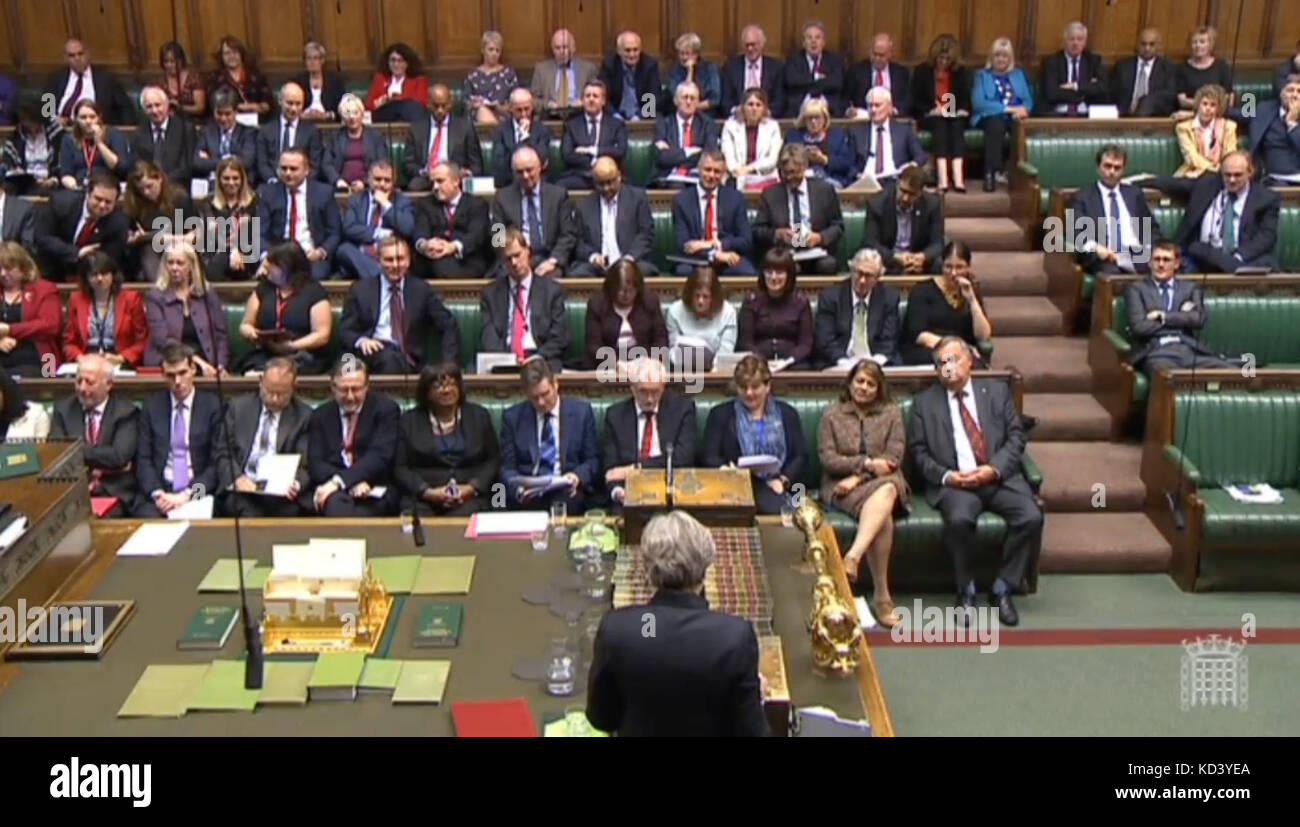 Premierministerin Theresa May informiert die Abgeordneten des Unterhauses in London seit ihrer Rede in Florenz im vergangenen Monat über die Brexit-Verhandlungen. Stockfoto