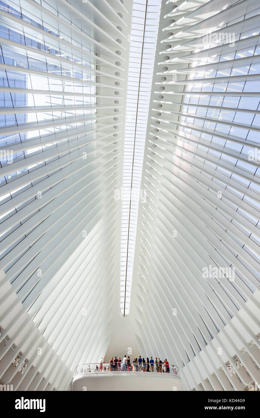 Innenansicht der Oculus, Westfield World Trade Center. Verkehrsknotenpunkt, der von Santiago Calatrava. Manhattan, New York City Stockfoto
