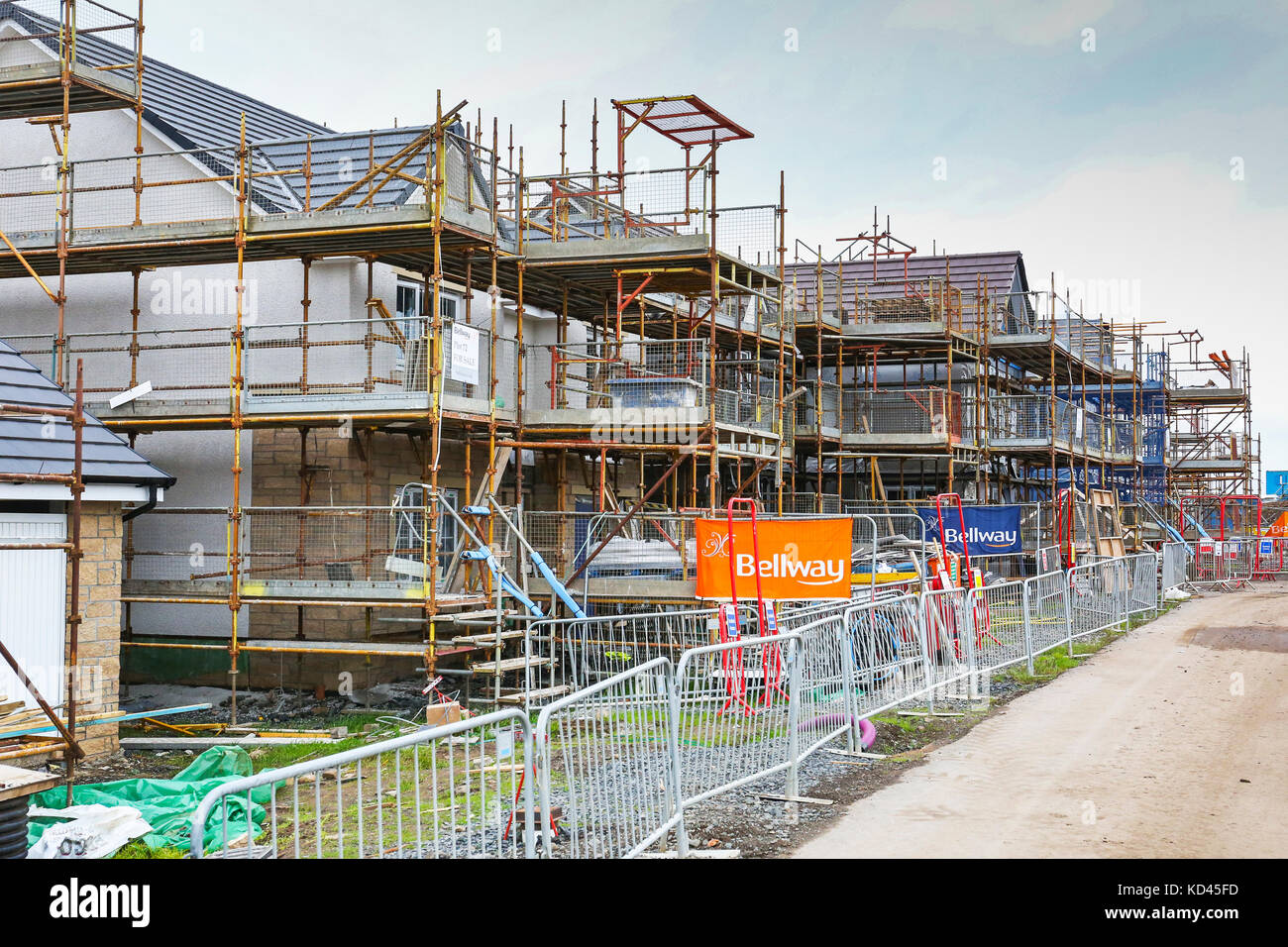 Bellway Bauunternehmen Baustelle mit neuen buiild Gehäuse, Ayrshire, Schottland Stockfoto