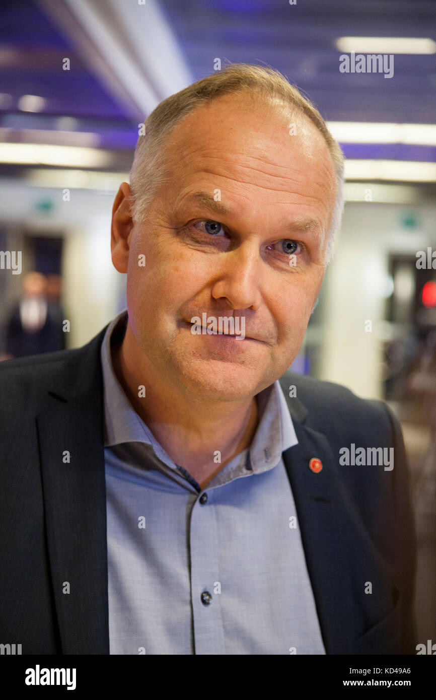 Die schwedische Wahljahr 2018 begann mit einer parteiführung Debatte im schwedischen Fernsehen die Partei Die Linke Führer Jonas Sjöstedt vor der Presse Stockfoto