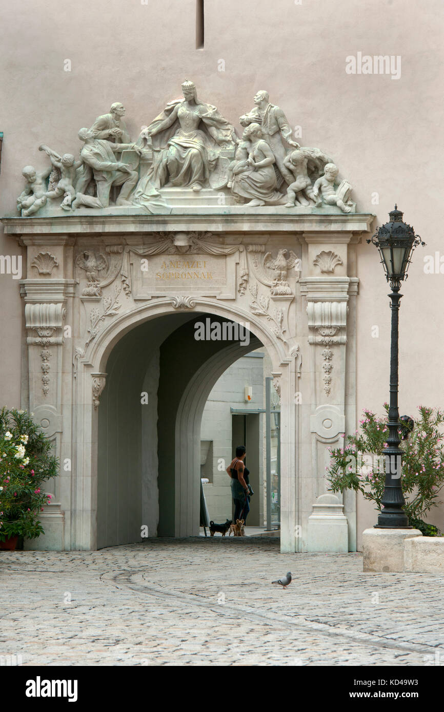 Ungarn, Westungarn, Sopron, Tor-im Feuerturm (Hösegkapu) Stockfoto