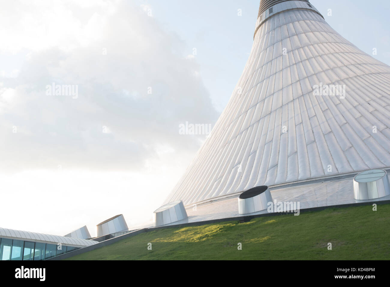 Khan Shatyr, die Jurtenschussanlage in Astana, wurde 2010 von Norman Foster erbaut. Astana, 29. April 2016. Khan Shatyr, la yourte géante dessinée Stockfoto