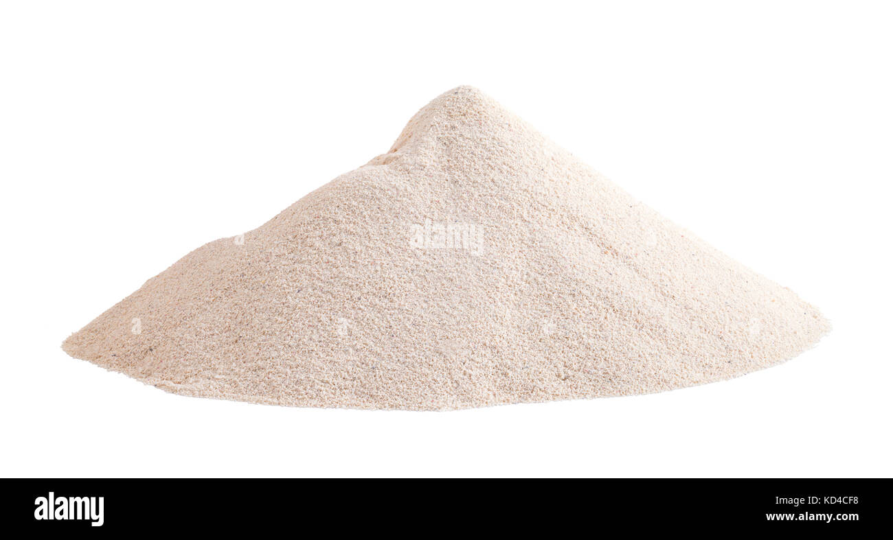 Stapel von White Sand auf weißem Hintergrund. Stockfoto