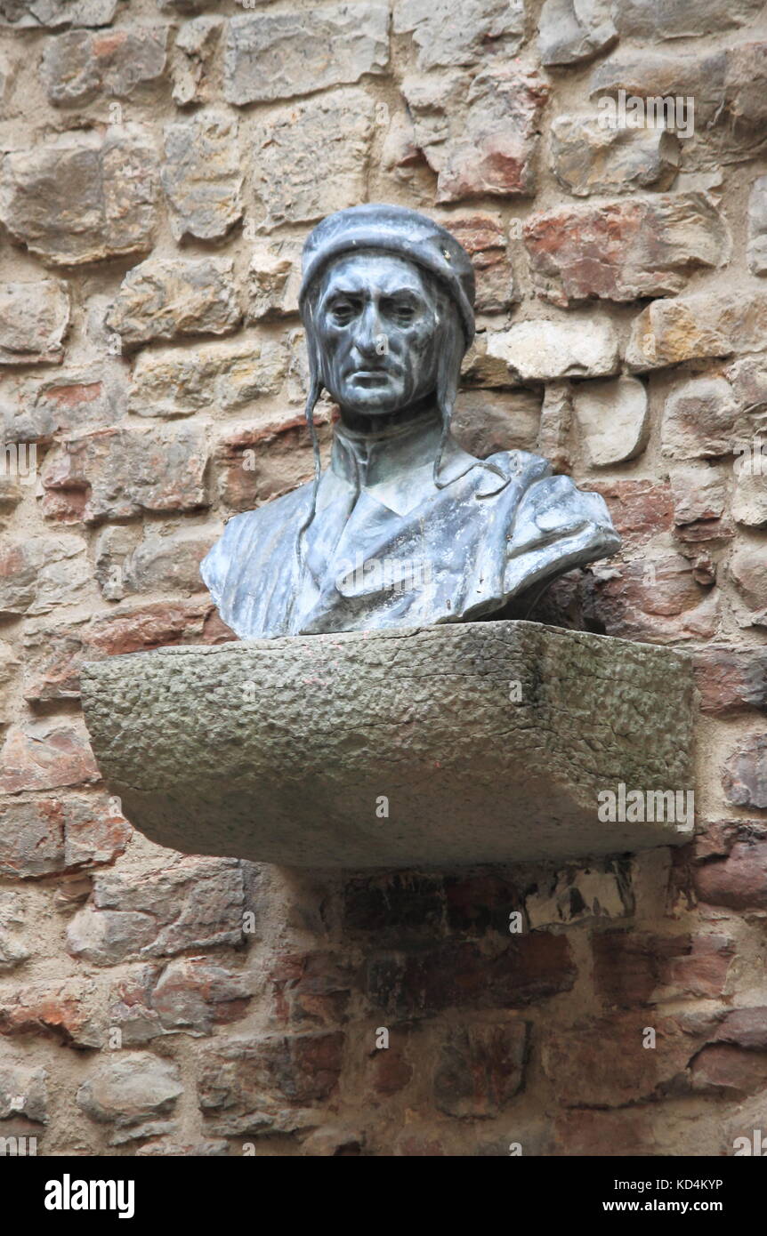 Denkmal zu Dante Alighieri, italienischer Dichter des Mittelalters. Florenz, Italien Stockfoto