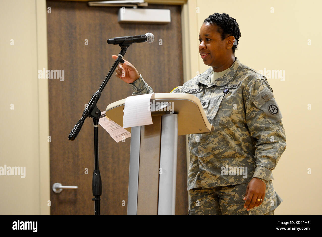 Das South Carolina National Guard gefeiert Black History Month an mcentire joint National Guard, der eastover, s.c., Feb. 27, 2014 wurde die Veranstaltung von der gemeinsamen Diversity Council ausführen, s.c. National Guard, mit Präsentationen der horrill Hill elementare Chor, Jugend Herausforderung Akademie und Gastredner U.S. Army Lt.Col. evet h. Jefferson, Mobilisierung Bereitschaft Division Chief für die scarng. (Us Air National Guard Foto von Tech. Sgt. Jorge intriago/freigegeben) Stockfoto