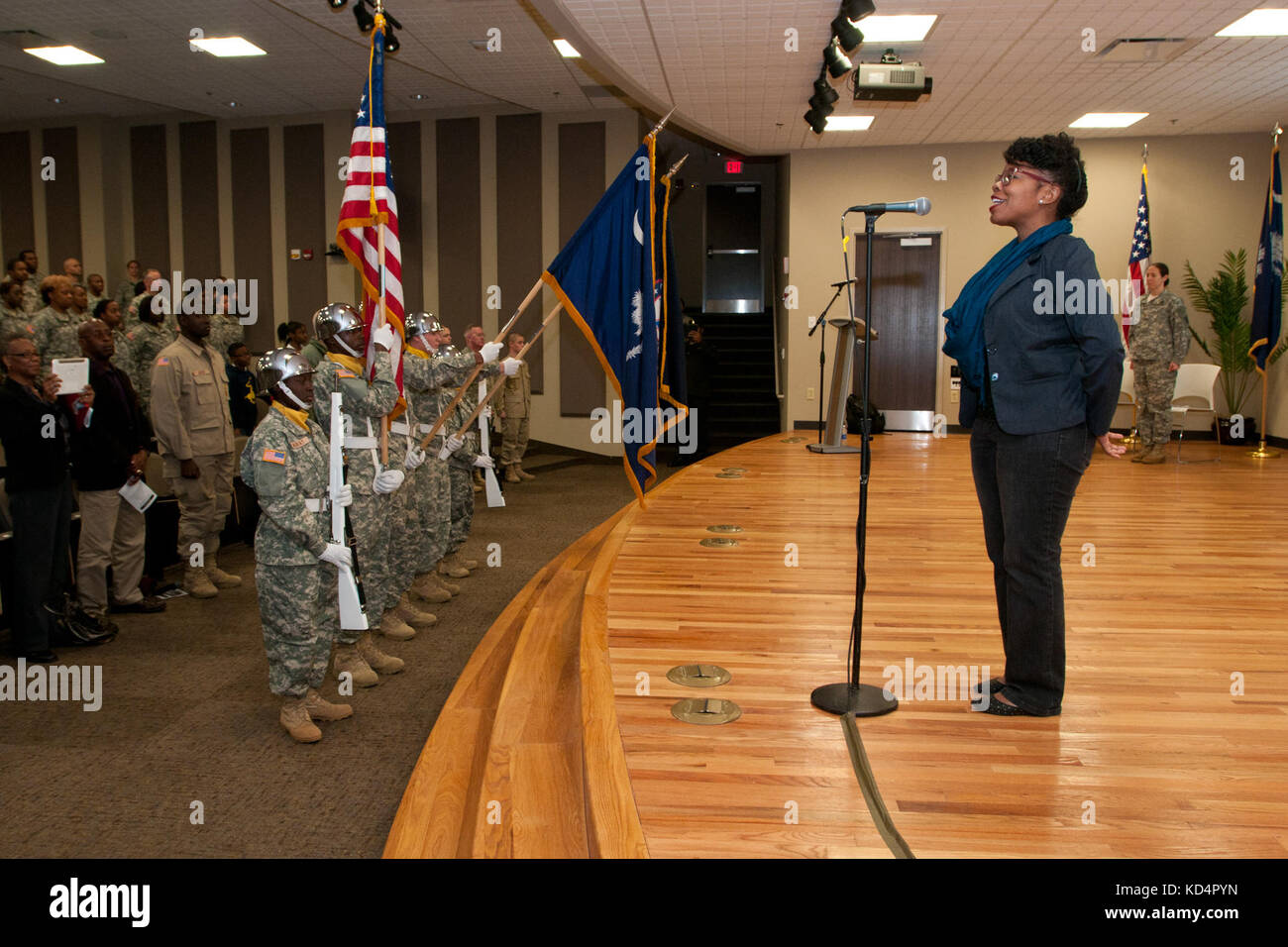 Das South Carolina National Guard gefeiert Black History Month an mcentire joint National Guard, der eastover, s.c., Feb. 27, 2014 wurde die Veranstaltung von der gemeinsamen Diversity Council ausführen, s.c. National Guard, mit Präsentationen der horrill Hill elementare Chor, Jugend Herausforderung Akademie und Gastredner U.S. Army Lt.Col. evet h. Jefferson, Mobilisierung Bereitschaft Division Chief für die scarng. (Us Air National Guard Foto von Tech. Sgt. Jorge intriago/freigegeben) Stockfoto