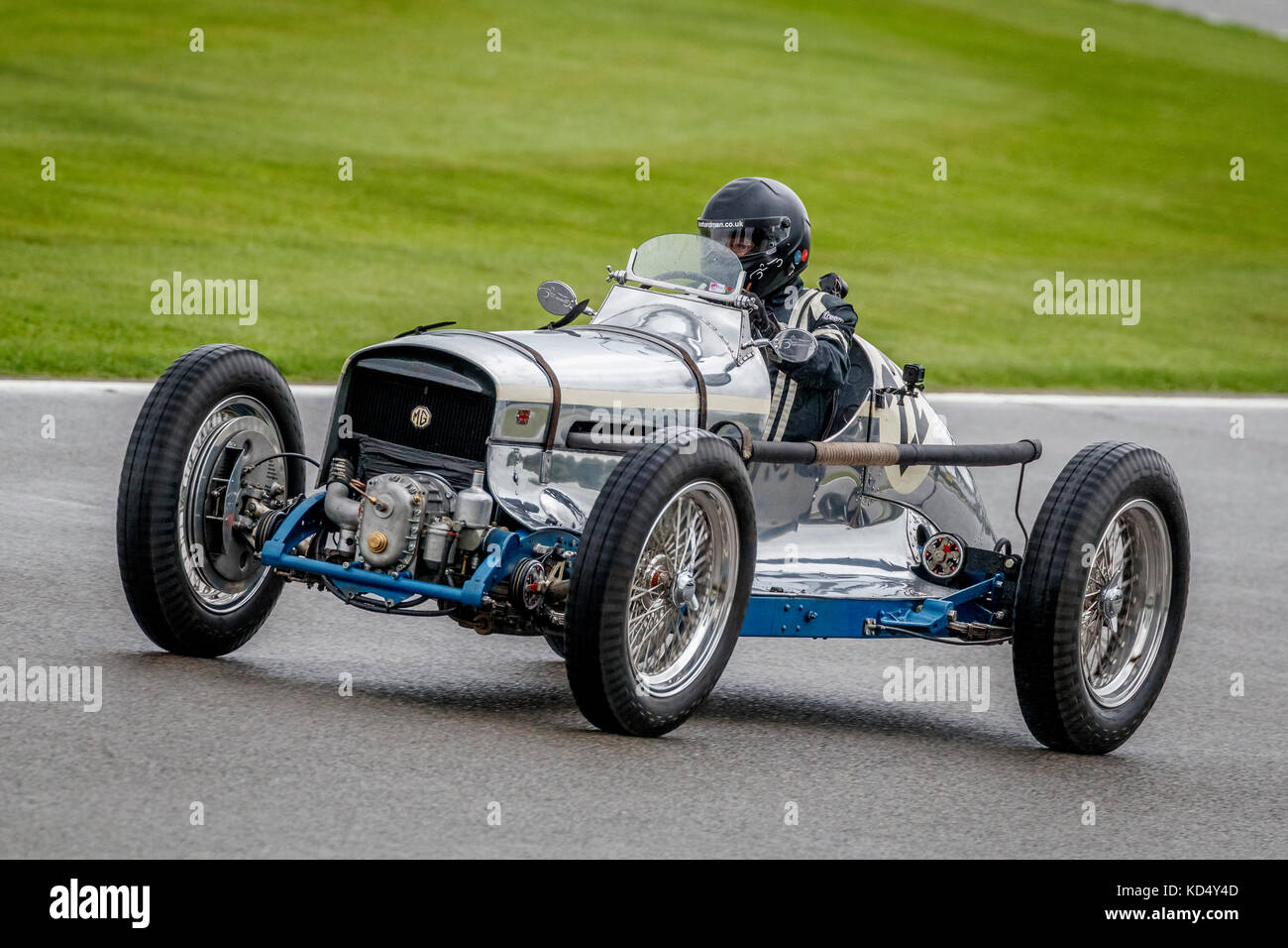 1937 MG „Bellevue“ Special mit Fahrer Tom Hardman während des Goodwood Trophy Rennens beim Goodwood Revival 2017, Sussex, UK. Stockfoto