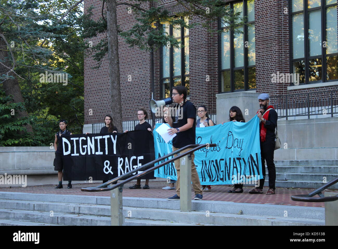 Ein Protest in der Innenstadt von Ann Arbor von Hass, gebürtige Amerikaner, und Columbus Day Stockfoto