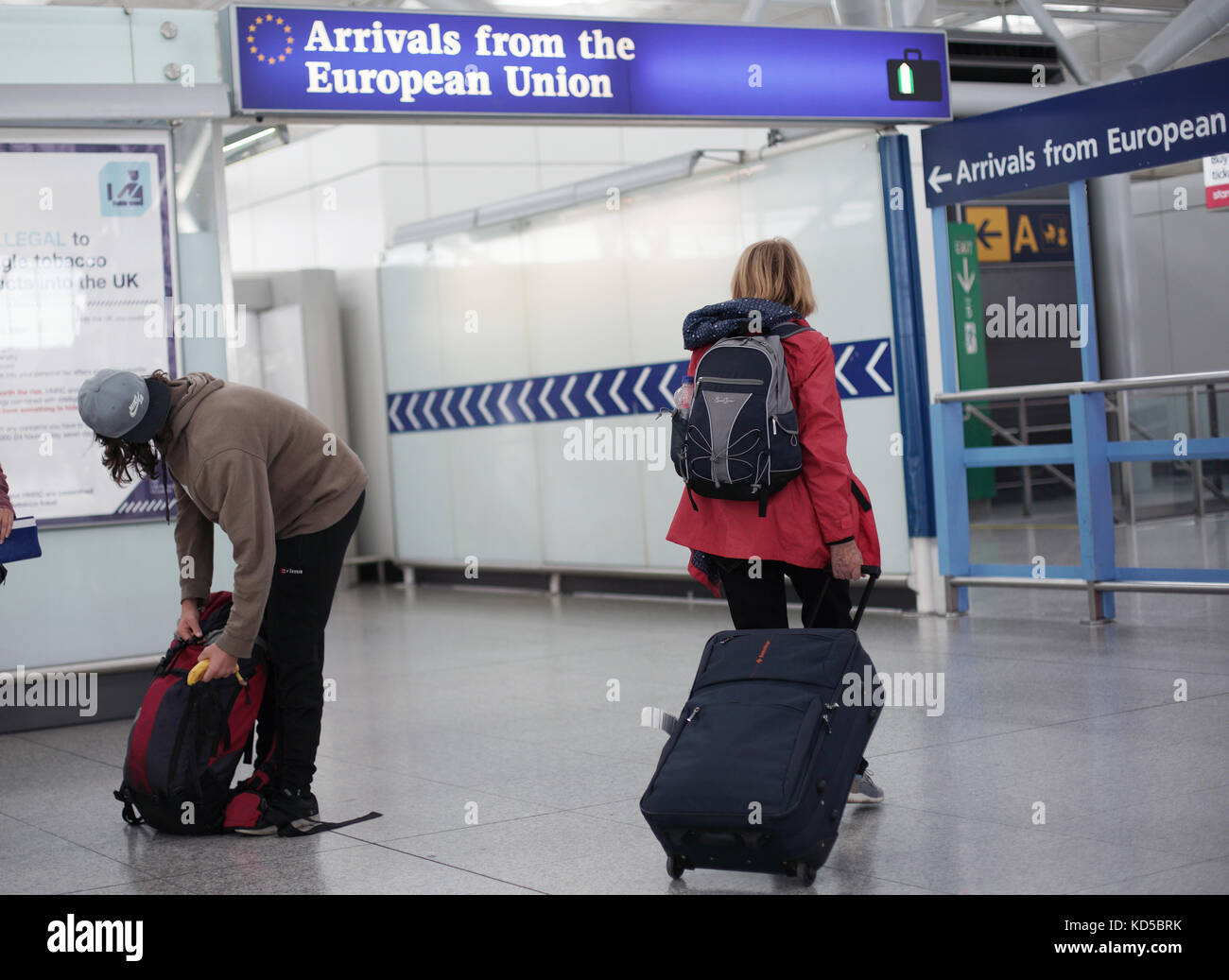 Reisende, die aus der Europäischen Union am Flughafen London Stansted in Essex ankommen. DRÜCKEN SIE VERBANDSFOTO. Bilddatum: Donnerstag, 21. September 2017. Das Foto sollte lauten: Yui Mok/PA Wire Stockfoto