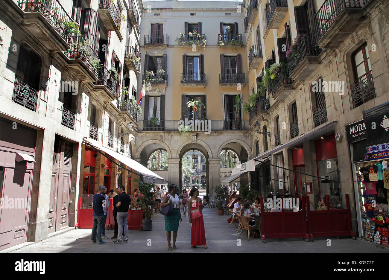 Madoz Passage in der Nähe der Plaza Reial im Gotischen Viertel in Barcelona Catalunya Spanien Stockfoto