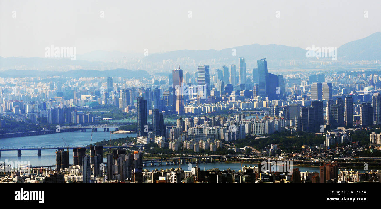 Moderne Seoul von der Lotte World Tower gesehen. Stockfoto