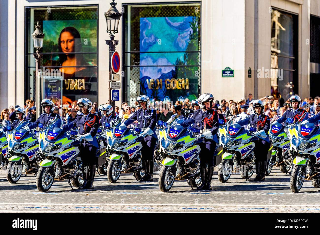 Paris Polizei auf Motorrädern auf der Parade zum Bastille-Tag in Paris, Frankreich Stockfoto