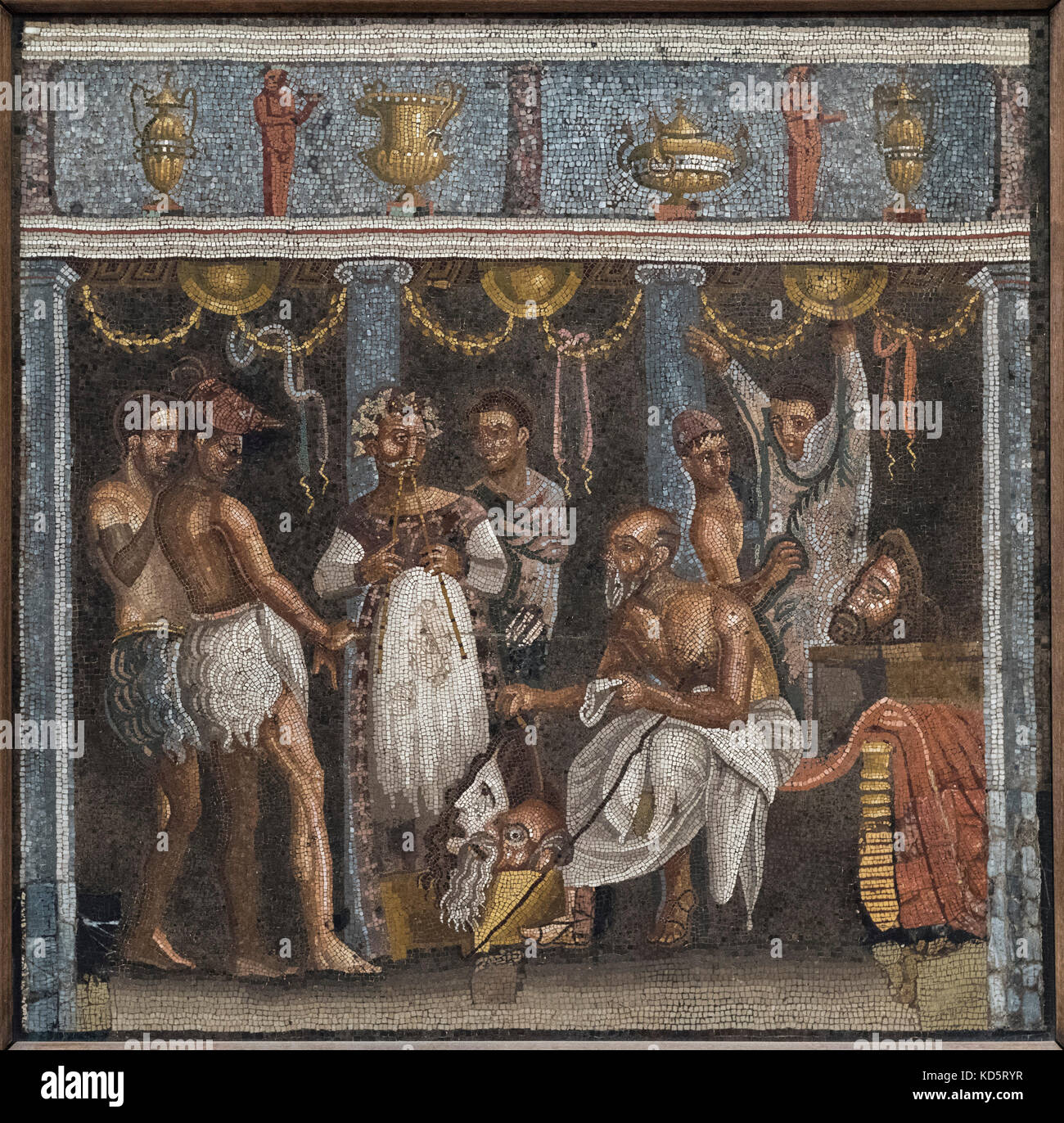 Neapel. Italien. Akteure die Vorbereitung für eine Leistung, bodenmosaik aus der Casa del Poeta Tragico, Pompeji (1./2. Jahrhundert B.C) Museo Archeologico Stockfoto