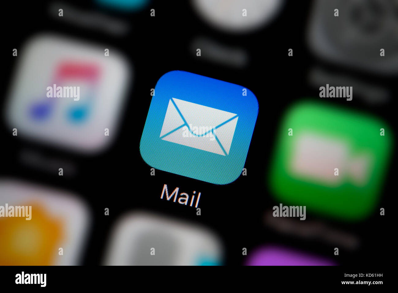 Eine Nahaufnahme der Mail App, wie auf dem Bildschirm eines Apple iPhone (nur redaktionelle Nutzung) Stockfoto