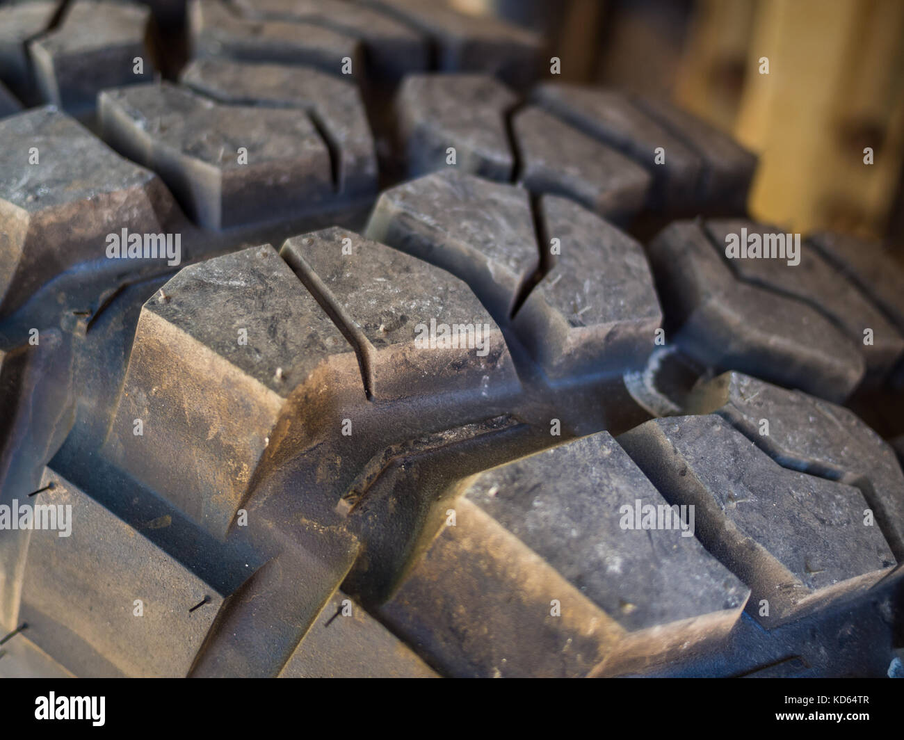 Nahaufnahme des aggressiven Offroad mud Reifenprofil auf 4x4. Stockfoto