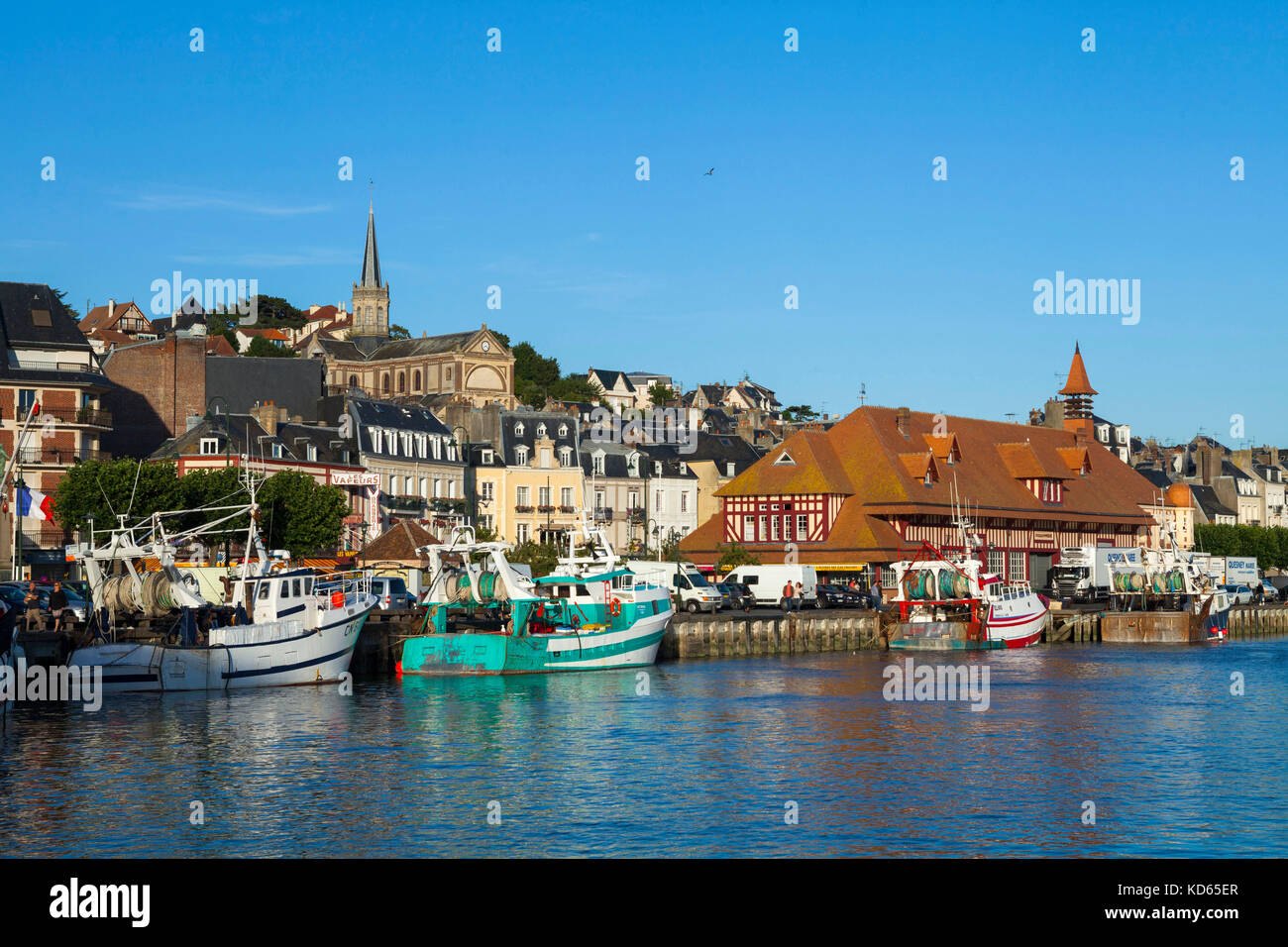 Trouville (Frankreich): Fischerboote im Hafen (nicht für Postkarte Produktion verfügbar) Stockfoto