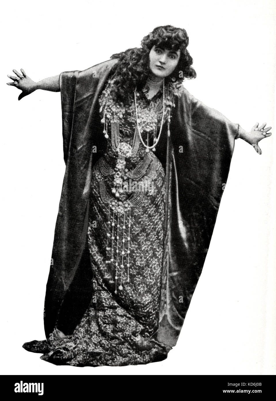 Emma Calvé in der Titelrolle von Massenets Oper Salomé, französische Sopranistin, 1858-1942. c. 1920. Stockfoto