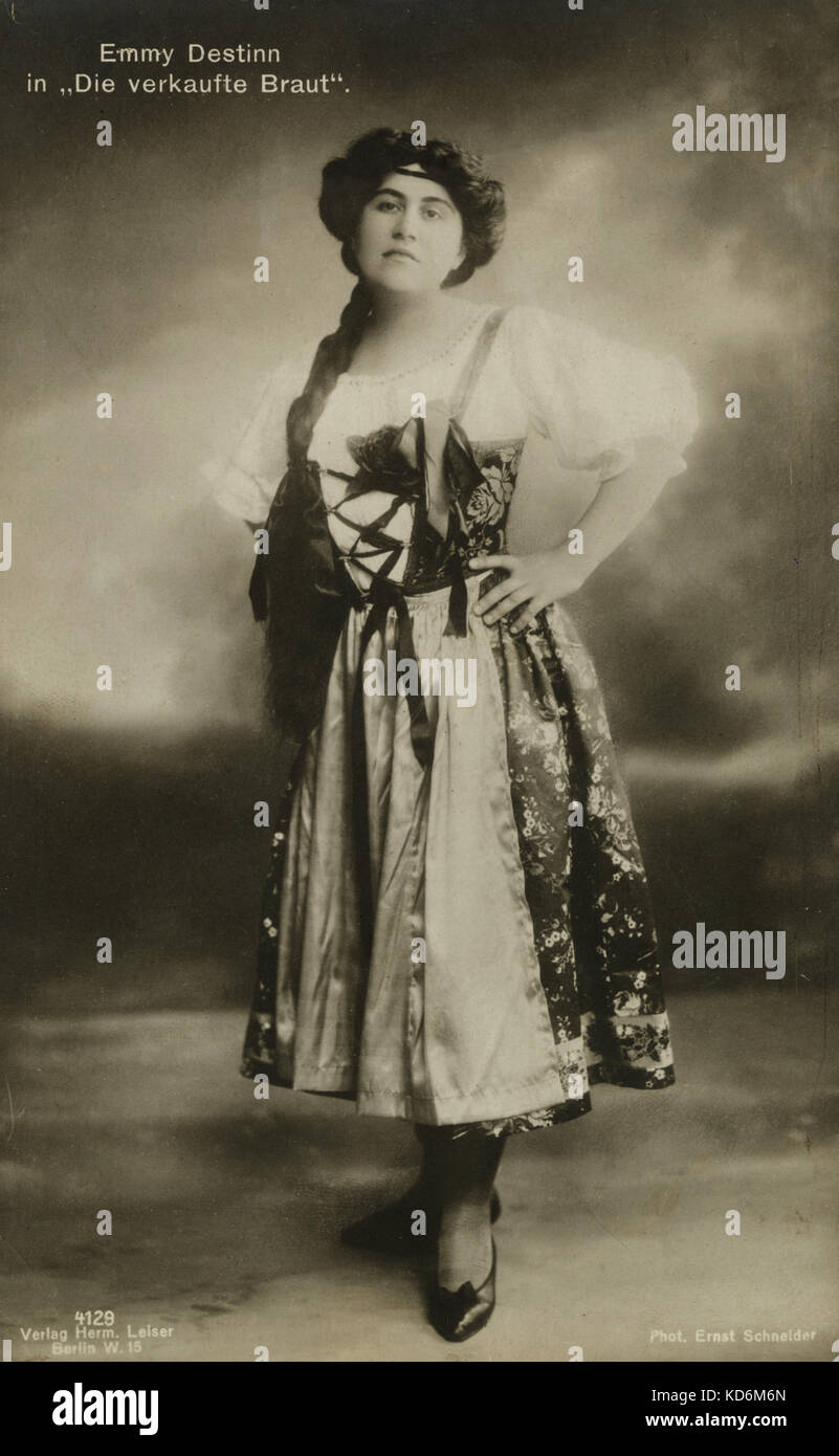 Emmy Destinn, Tschechische Sopran in Smetanas Oper Die verkaufte Braut. In voller Länge Porträt im Kostüm, 26. Februar 1878 - 28. Januar 1930 Ernst Schneider/Verlag Herm, Berlin Stockfoto