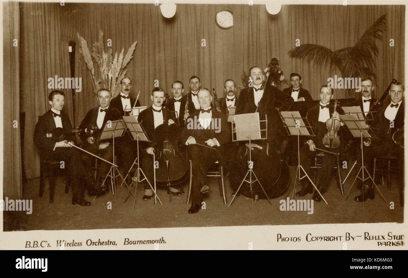 BBC-Orchester, Bournemouth, 1924 Palm im Hintergrund. Orchester vor der BBC wurde eingerichtet. Reflex Studio Parkst Stockfoto
