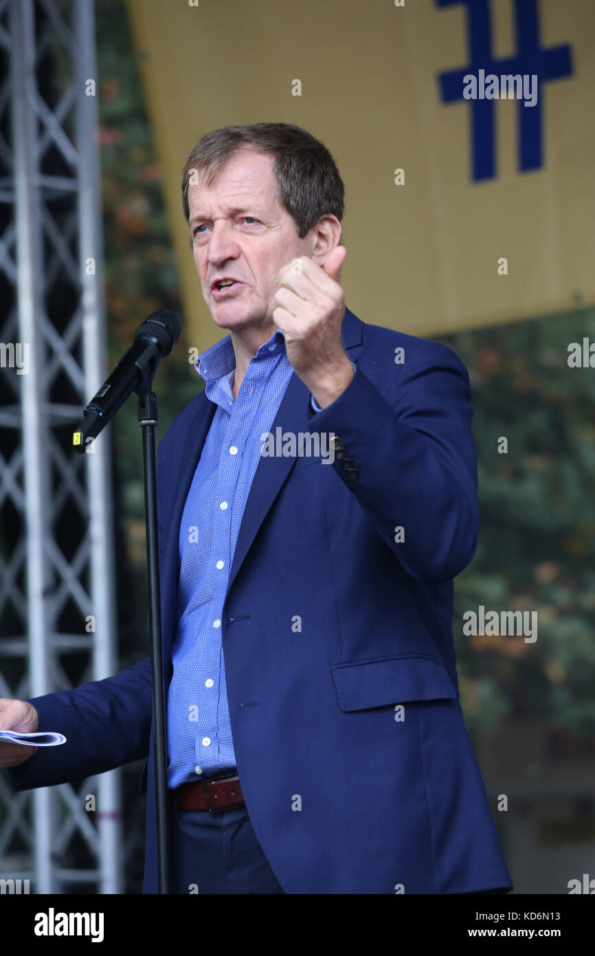 Alastair Campbell spricht mit Publikum bei Manchester #StopBrexit Demo Stockfoto